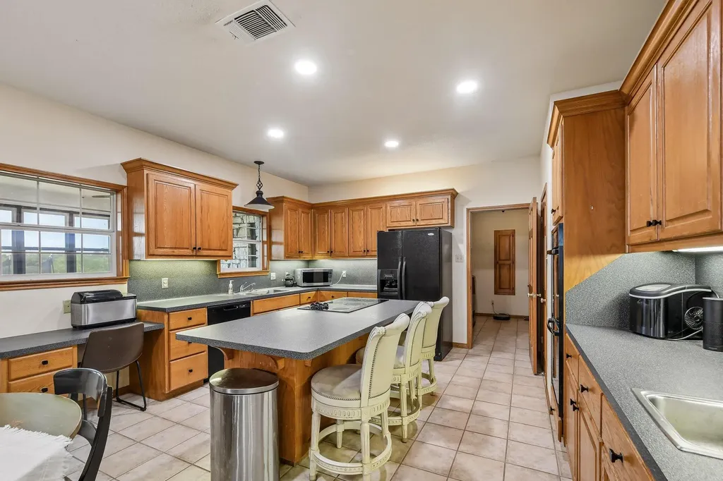 4014 Fm 713 Lockhart TX 78644