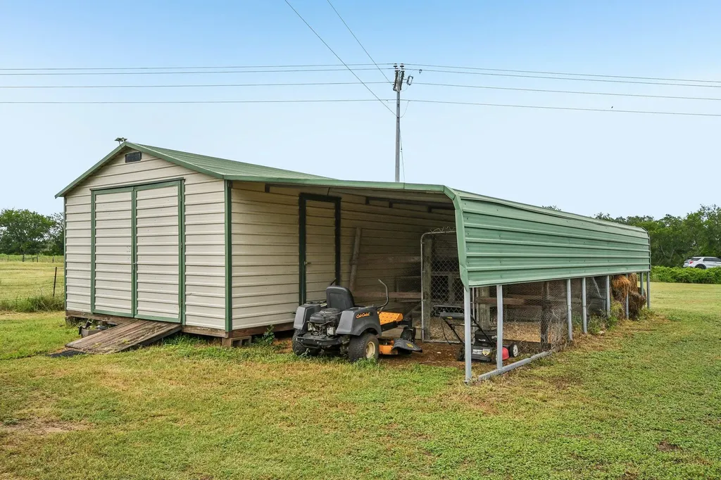 4014 Fm 713 Lockhart TX 78644
