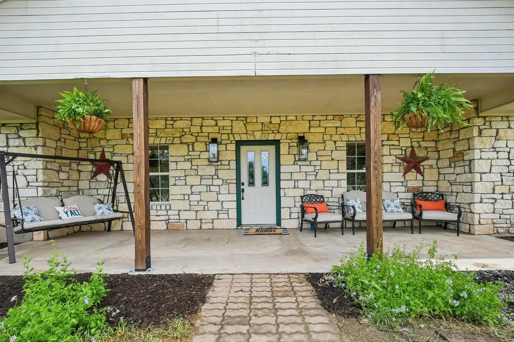 4014 Fm 713 Lockhart TX 78644