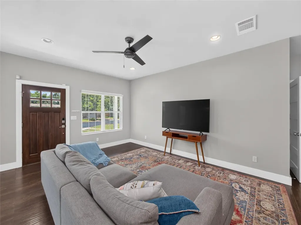 4504 Kitty Avenue Austin TX 78721
