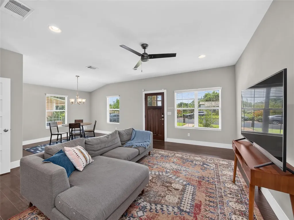 4504 Kitty Avenue Austin TX 78721
