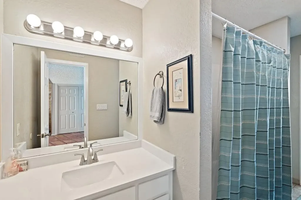 1601 Judy Lynn Drive Spicewood TX 78669