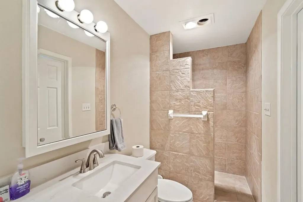 1601 Judy Lynn Drive Spicewood TX 78669