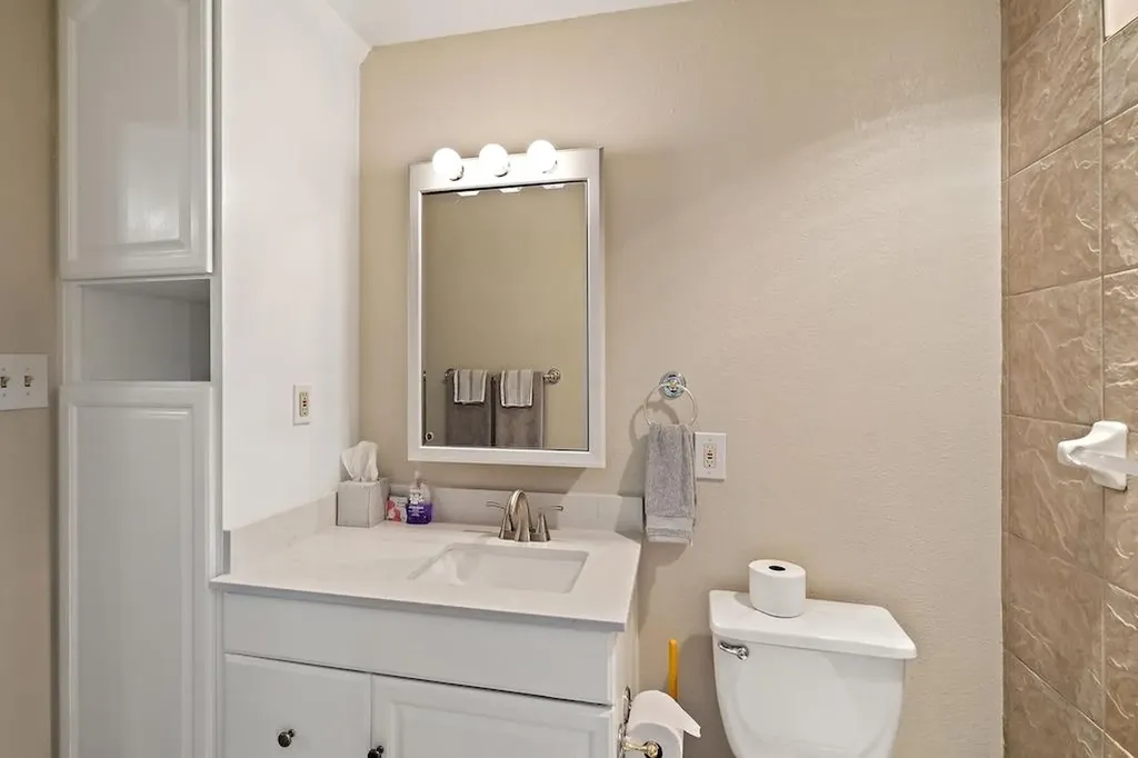 1601 Judy Lynn Drive Spicewood TX 78669