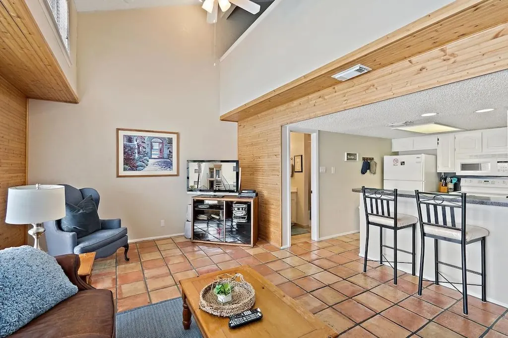 1601 Judy Lynn Drive Spicewood TX 78669