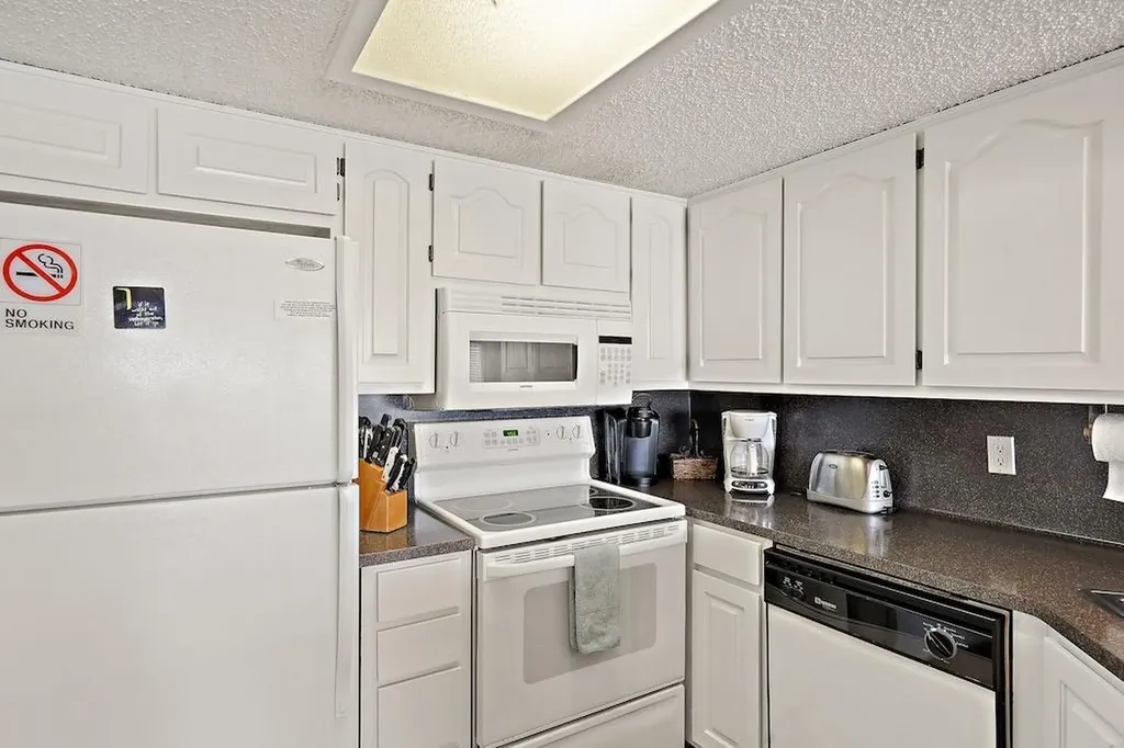 1601 Judy Lynn Drive Spicewood TX 78669