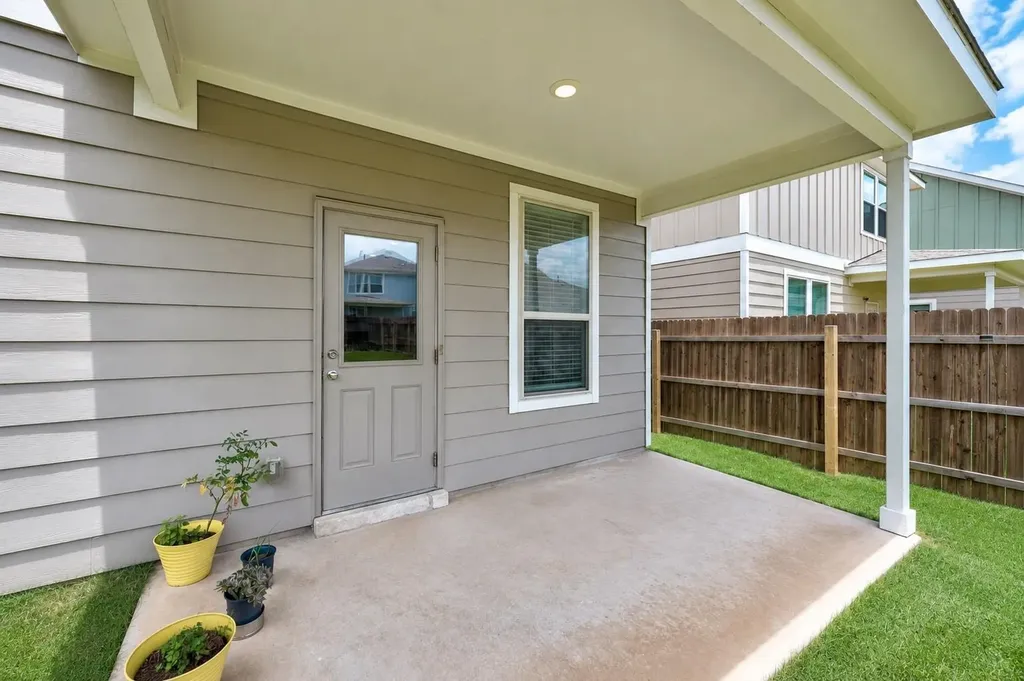 124 Banyon Drive Liberty Hill TX 78642