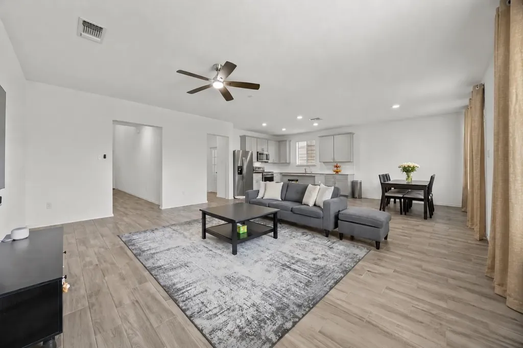 124 Banyon Drive Liberty Hill TX 78642