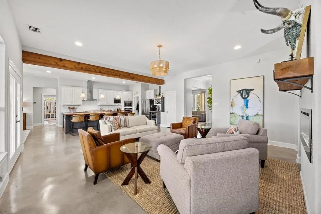 335 Turkey Tree Road Spicewood TX 78669