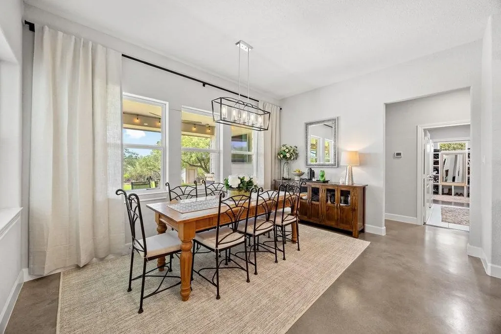 335 Turkey Tree Road Spicewood TX 78669