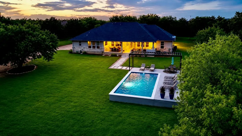 335 Turkey Tree Road Spicewood TX 78669