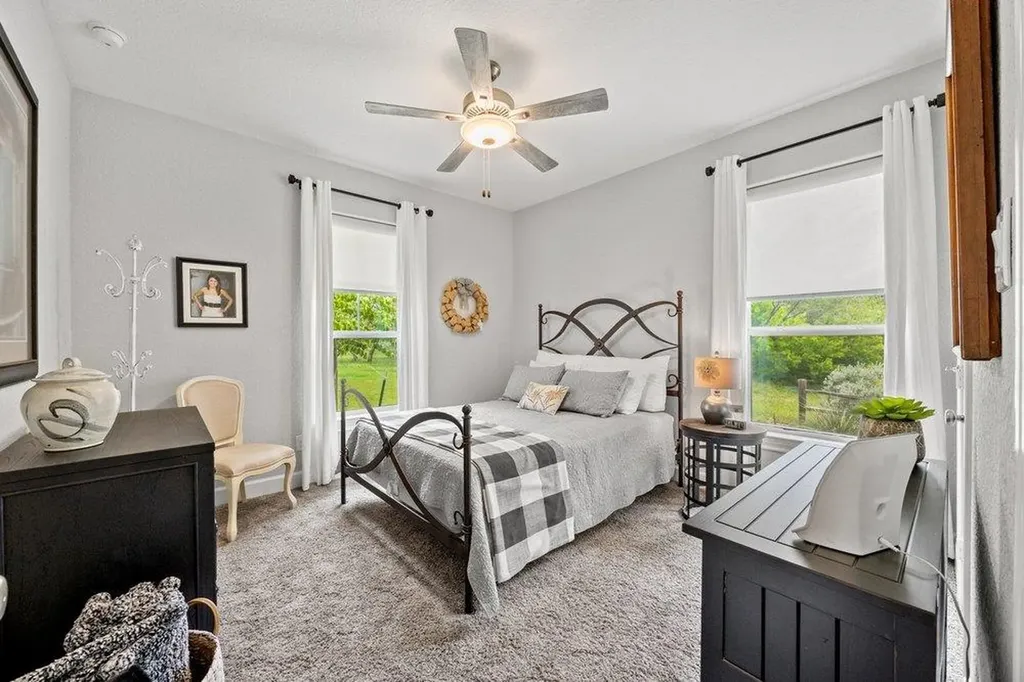 335 Turkey Tree Road Spicewood TX 78669
