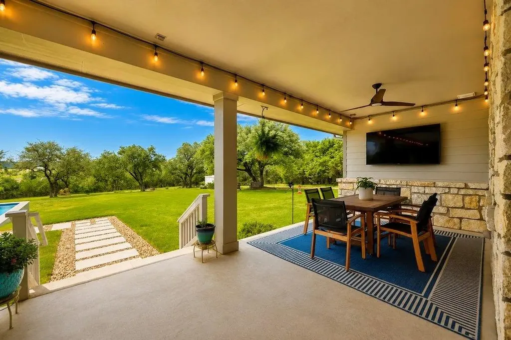 335 Turkey Tree Road Spicewood TX 78669