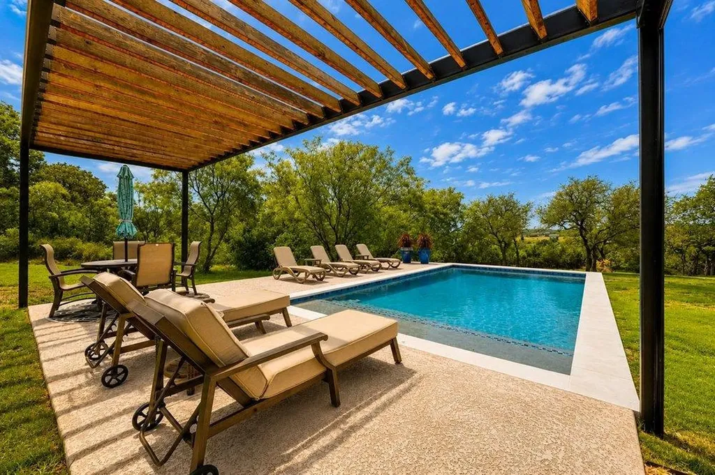 335 Turkey Tree Road Spicewood TX 78669