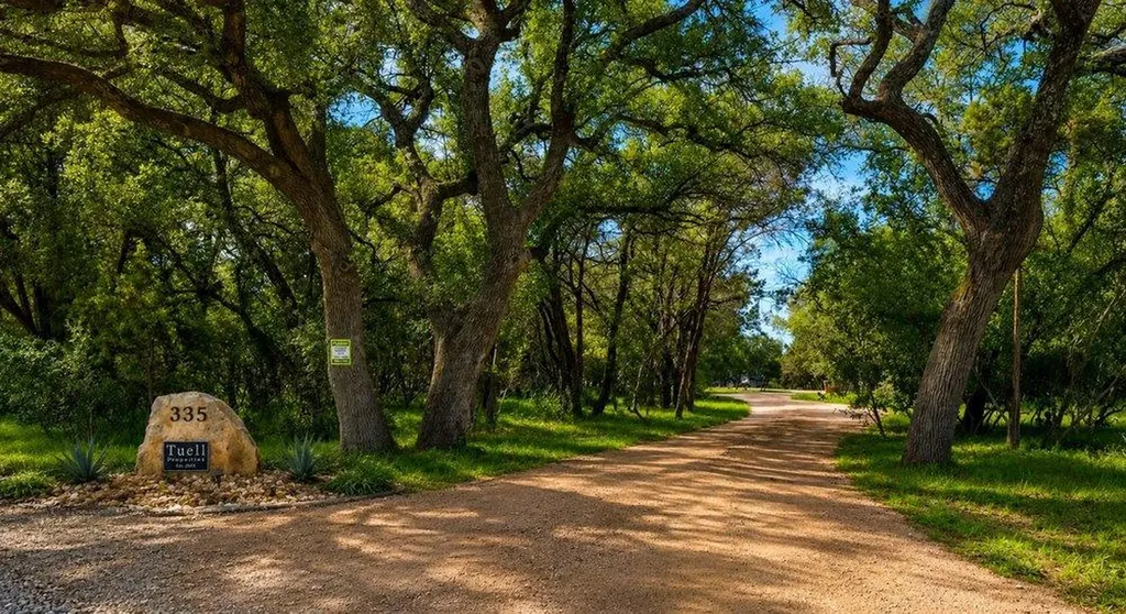 335 Turkey Tree Road Spicewood TX 78669