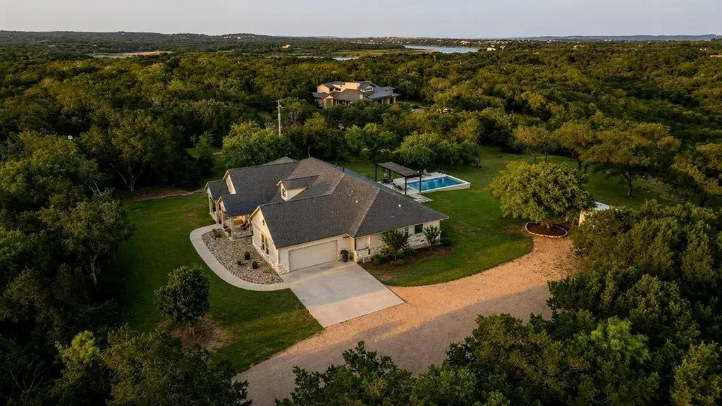 335 Turkey Tree Road Spicewood TX 78669