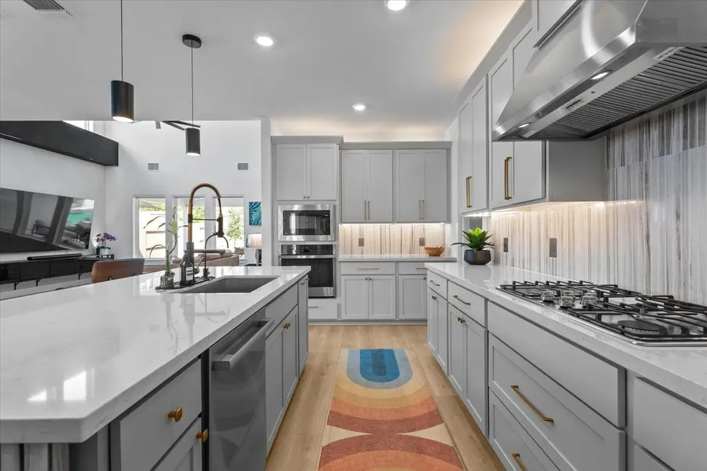 8208 Thelma Jean Drive Austin TX 78744