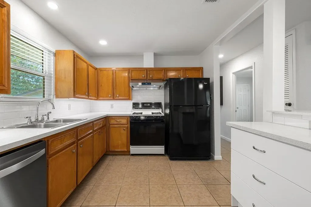 2409 Glen Springs Way Austin TX 78741