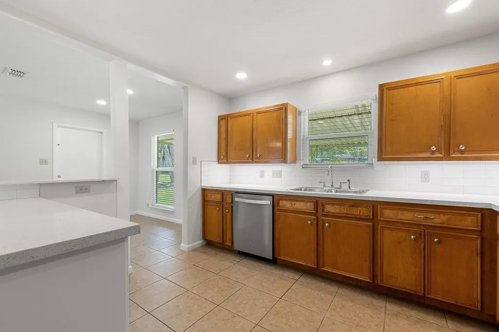 2409 Glen Springs Way Austin TX 78741