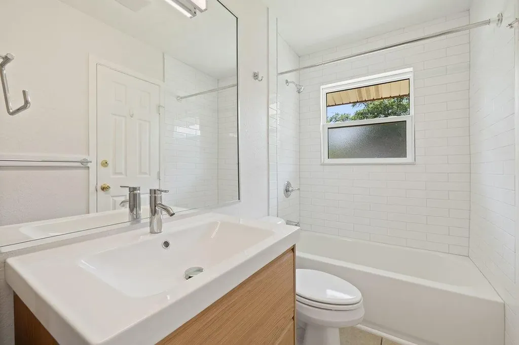 2409 Glen Springs Way Austin TX 78741