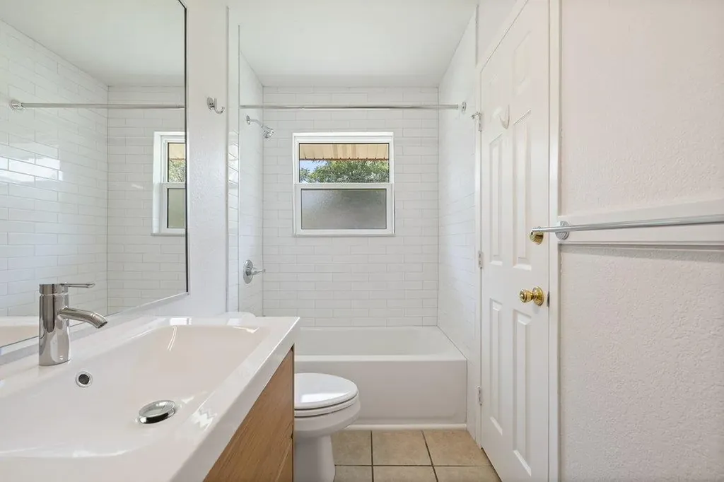 2409 Glen Springs Way Austin TX 78741