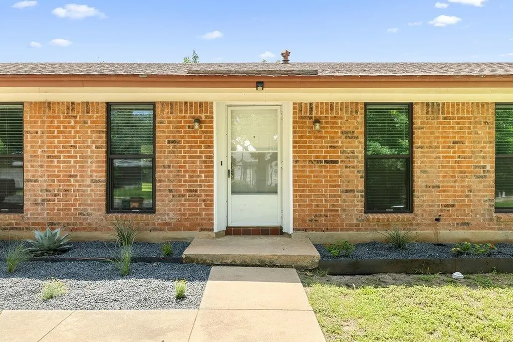 2409 Glen Springs Way Austin TX 78741