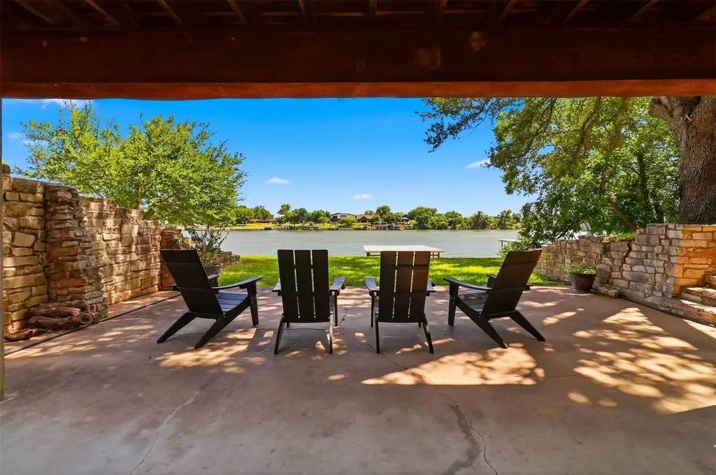 3000 River Oaks Drive Kingsland TX 78639