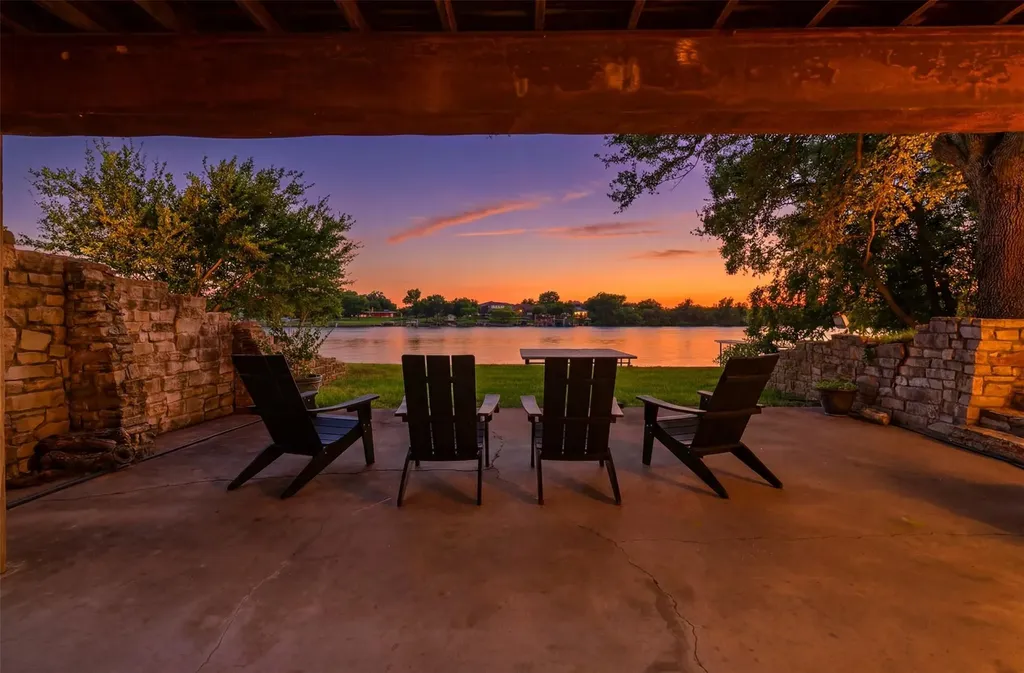 3000 River Oaks Drive Kingsland TX 78639
