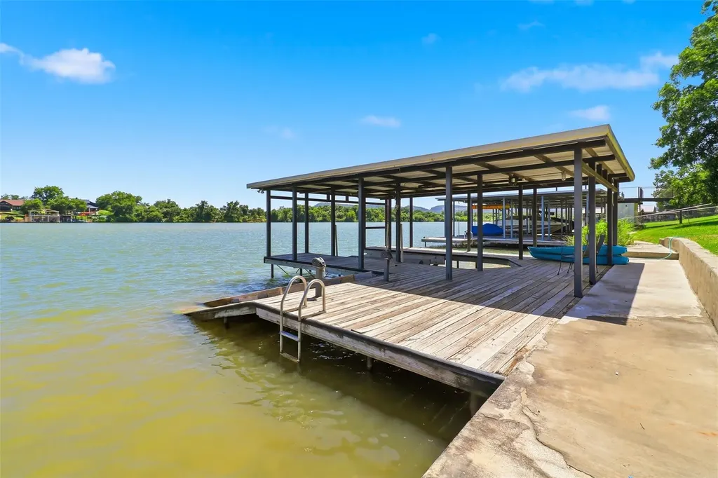 3000 River Oaks Drive Kingsland TX 78639