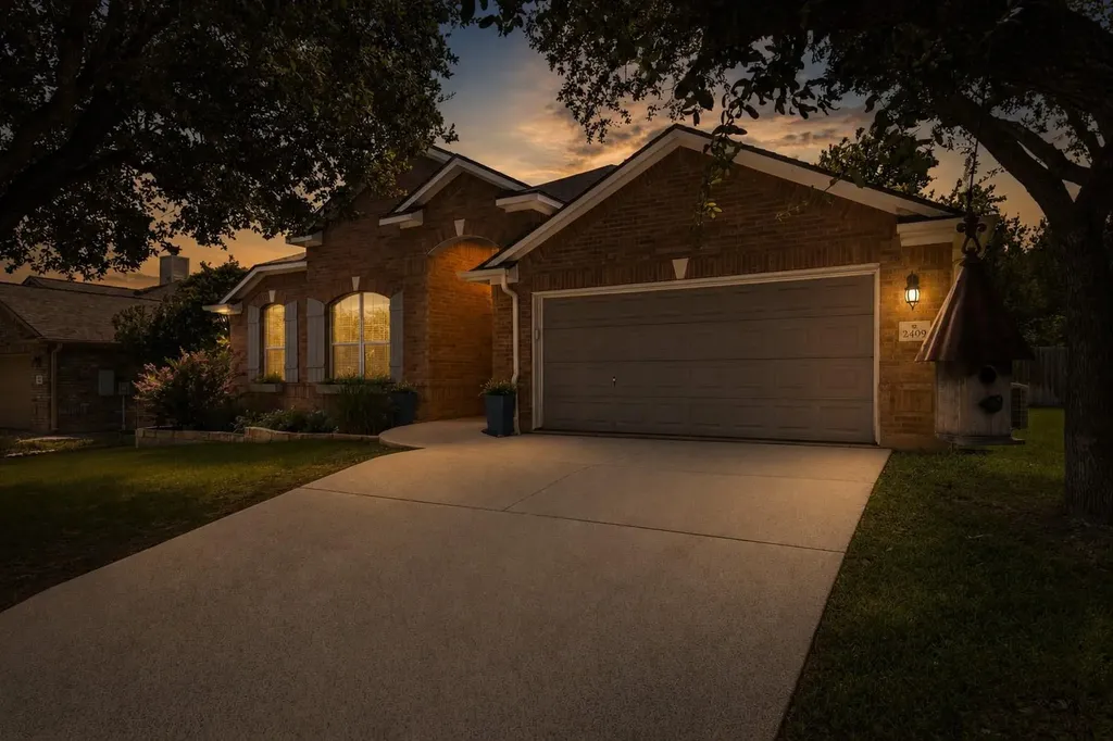 2409 Tumbling River Drive Leander TX 78641