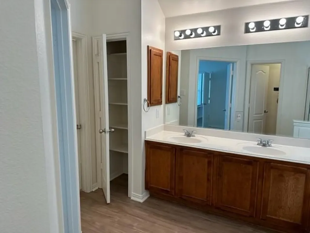 1438 Bull Horn Loop Round Rock TX 78665