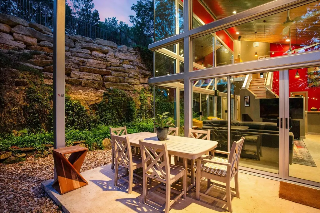 2803 Manitou Drive Austin TX 78734