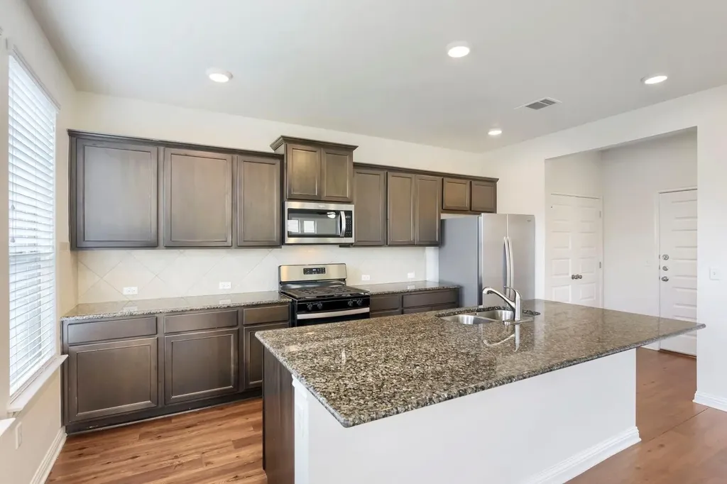 5817 Monmarte Cove Austin TX 78744
