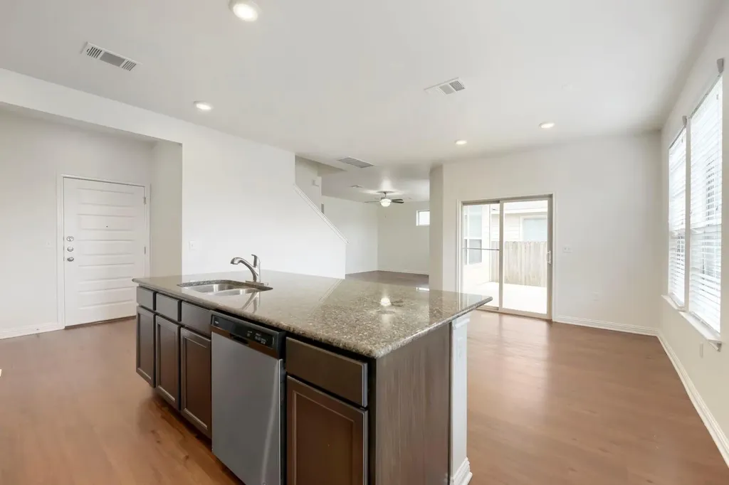 5817 Monmarte Cove Austin TX 78744