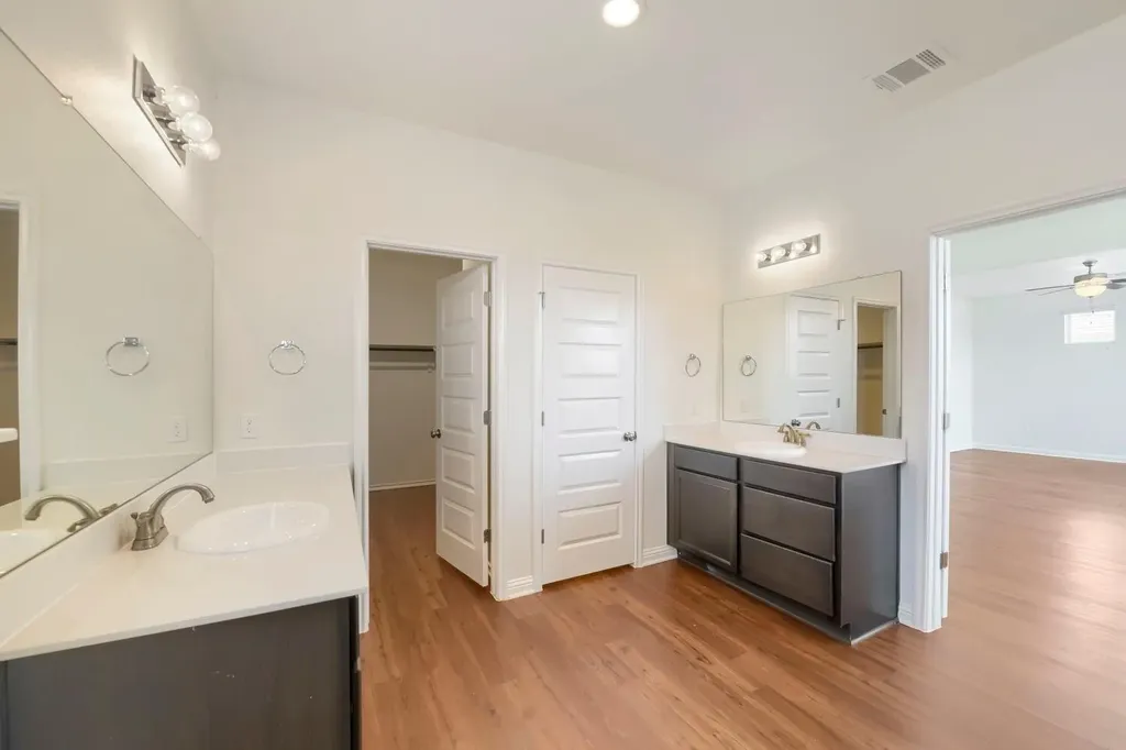 5817 Monmarte Cove Austin TX 78744
