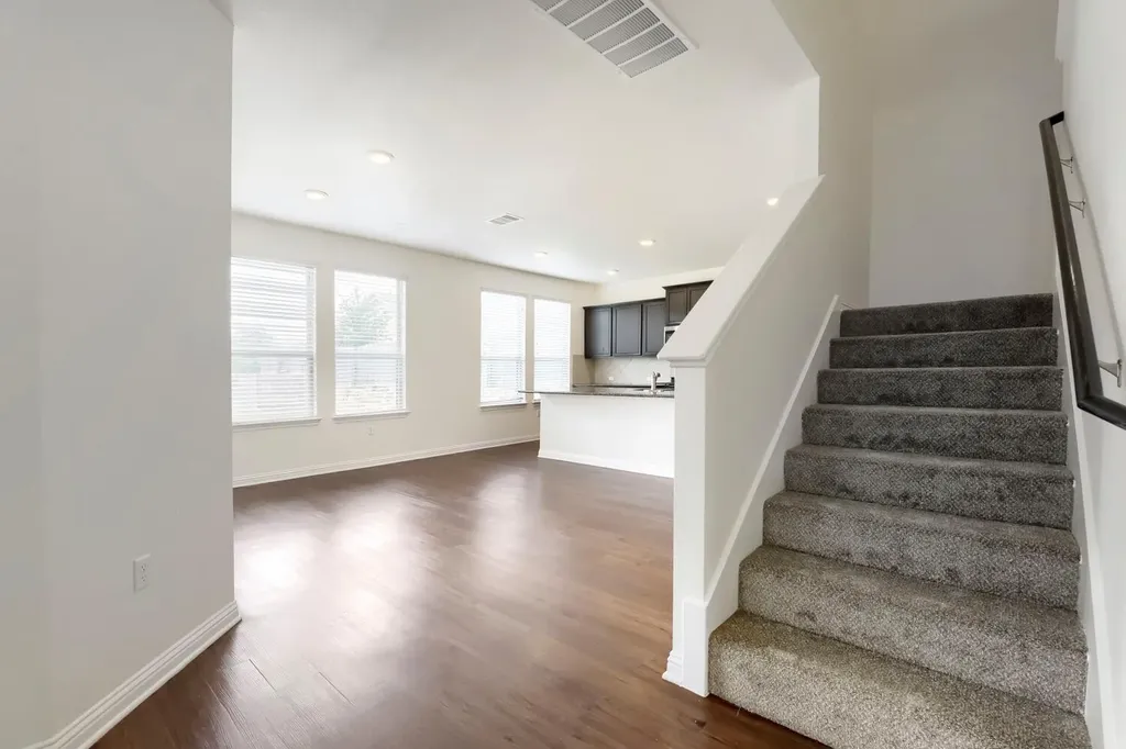 5817 Monmarte Cove Austin TX 78744
