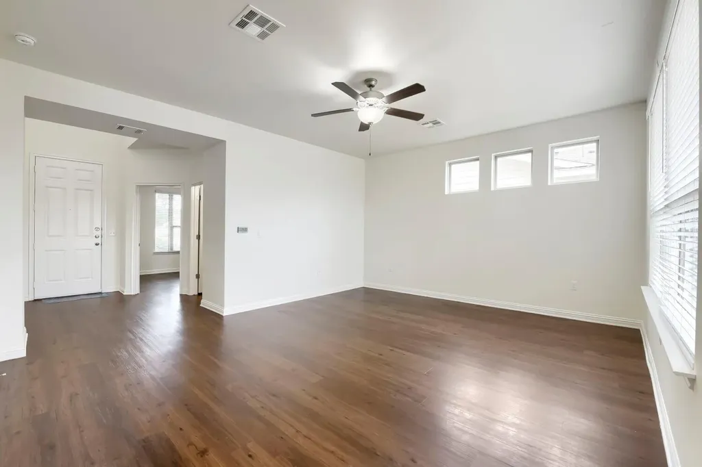 5817 Monmarte Cove Austin TX 78744