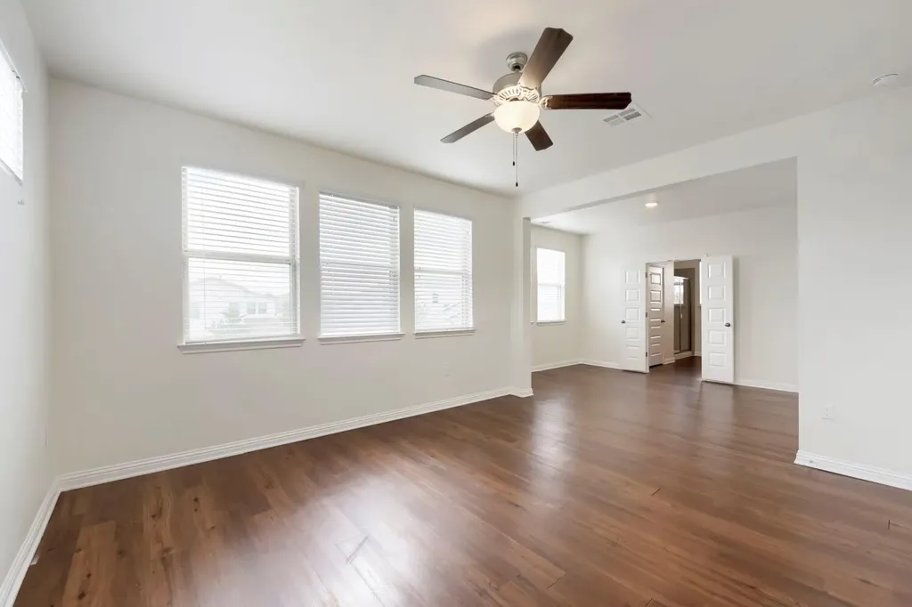 5817 Monmarte Cove Austin TX 78744