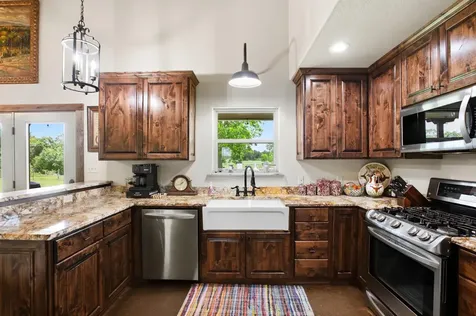 7835 Berger Road Schulenburg TX 78956