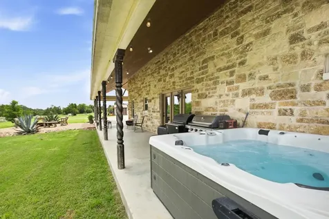 7835 Berger Road Schulenburg TX 78956