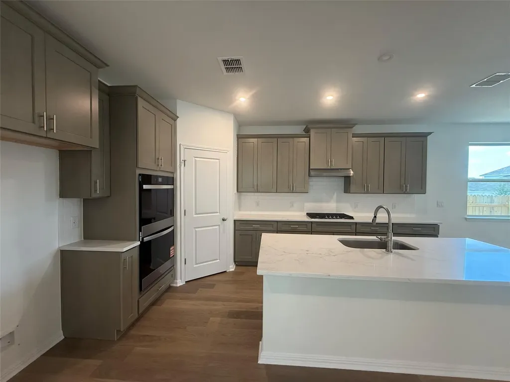 348 Glocken Lane Kyle TX 78640