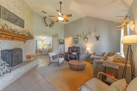 2265 County Road 106 Purmela TX 76566