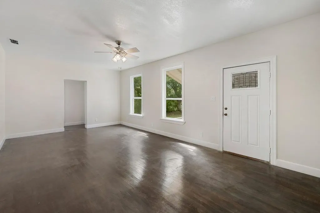 102 Patricks Alley Liberty Hill TX 78642