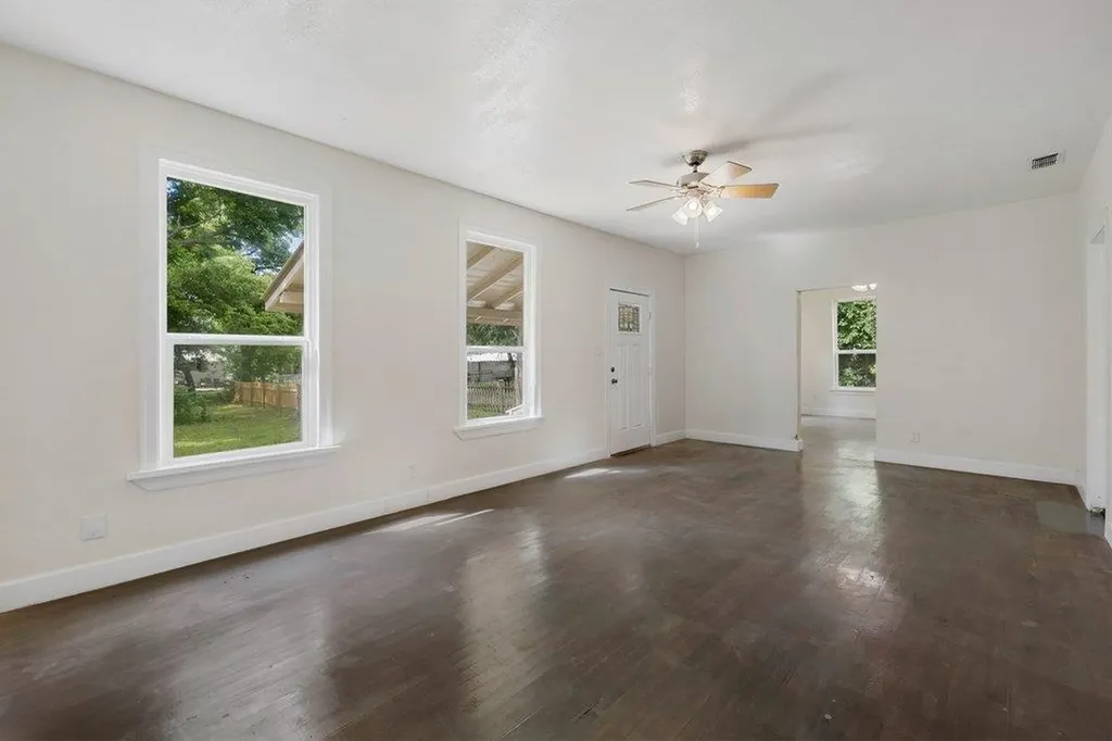 102 Patricks Alley Liberty Hill TX 78642