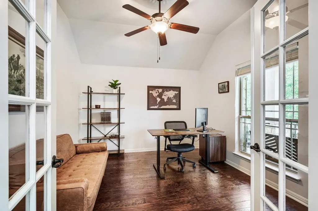 439 Drury Lane Austin TX 78737