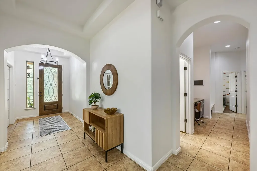 439 Drury Lane Austin TX 78737