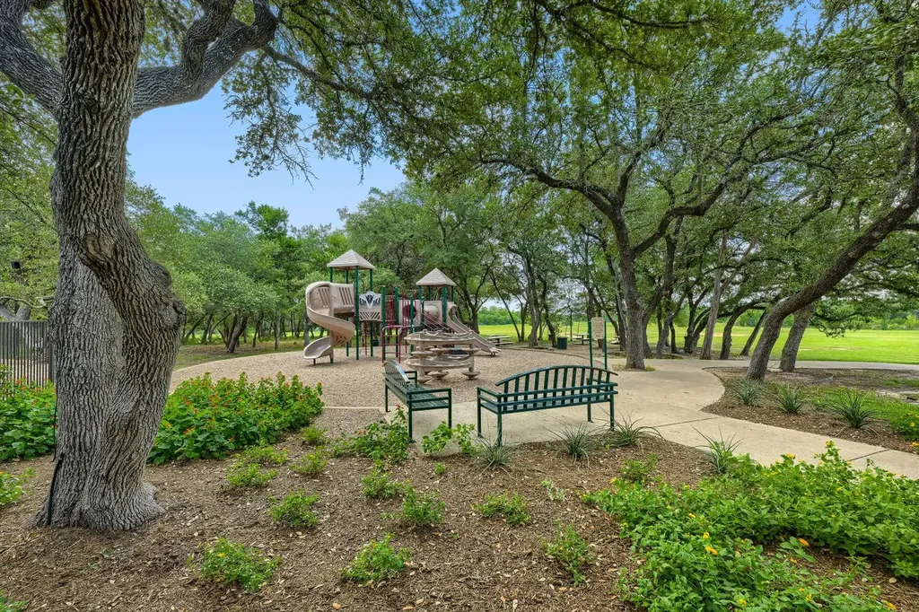 439 Drury Lane Austin TX 78737