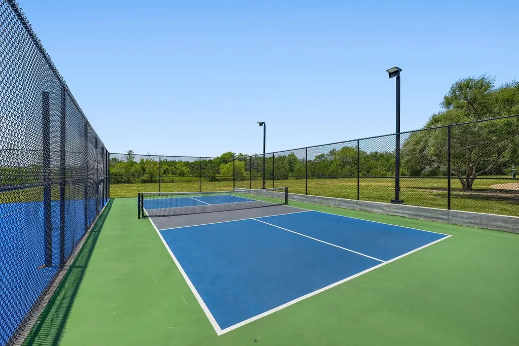 439 Drury Lane Austin TX 78737