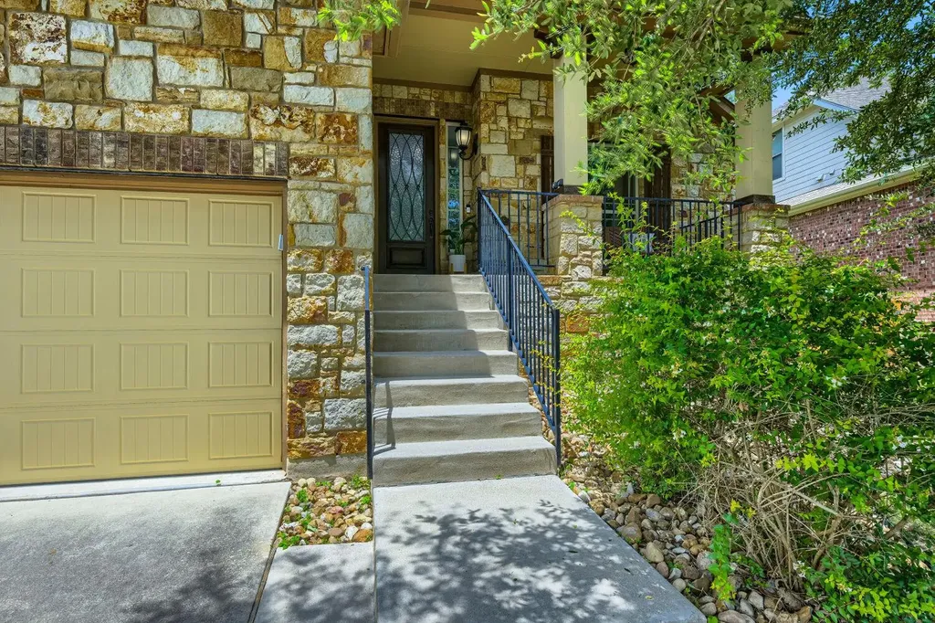 439 Drury Lane Austin TX 78737