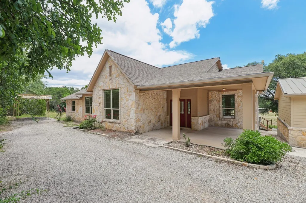 225 Shady Oaks Trail Liberty Hill TX 78642